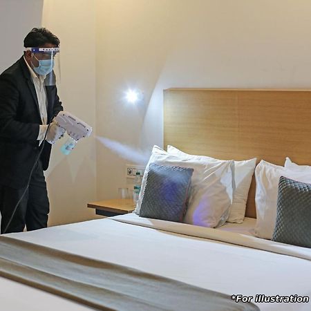 Vaccinated Staff- Oyo Townhouse 105 Khar West Station Ξενοδοχείο Βομβάη Εξωτερικό φωτογραφία