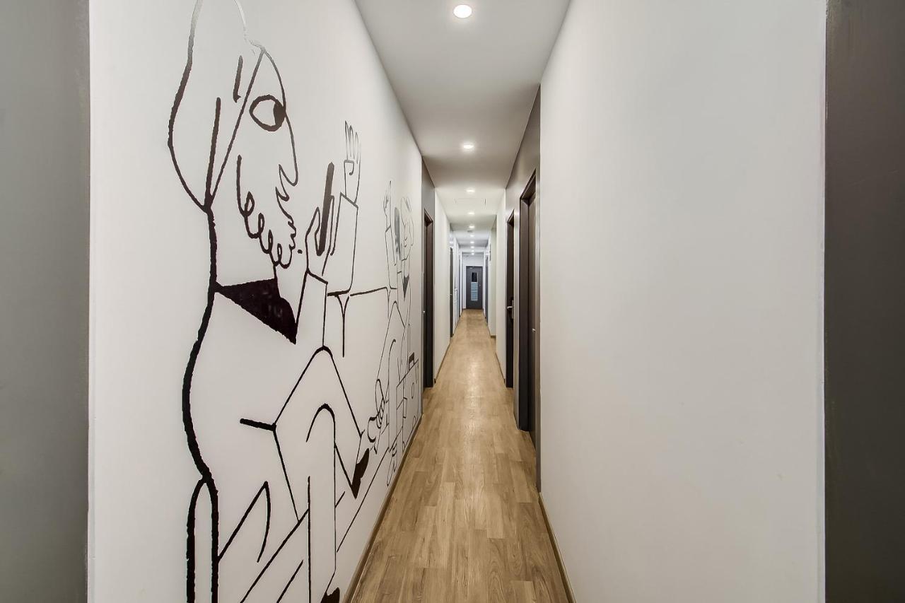 Vaccinated Staff- Oyo Townhouse 105 Khar West Station Ξενοδοχείο Βομβάη Εξωτερικό φωτογραφία