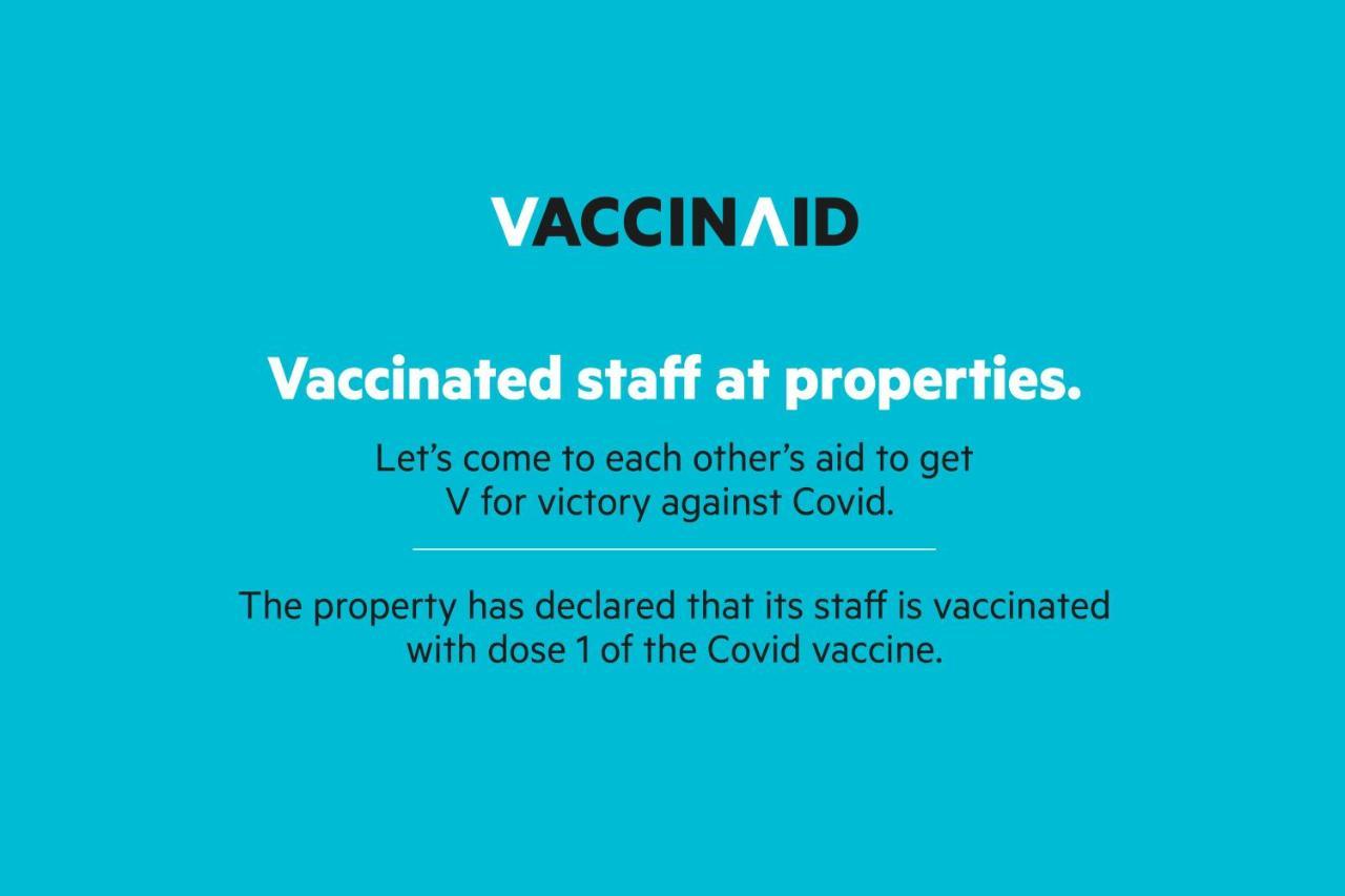 Vaccinated Staff- Oyo Townhouse 105 Khar West Station Ξενοδοχείο Βομβάη Εξωτερικό φωτογραφία