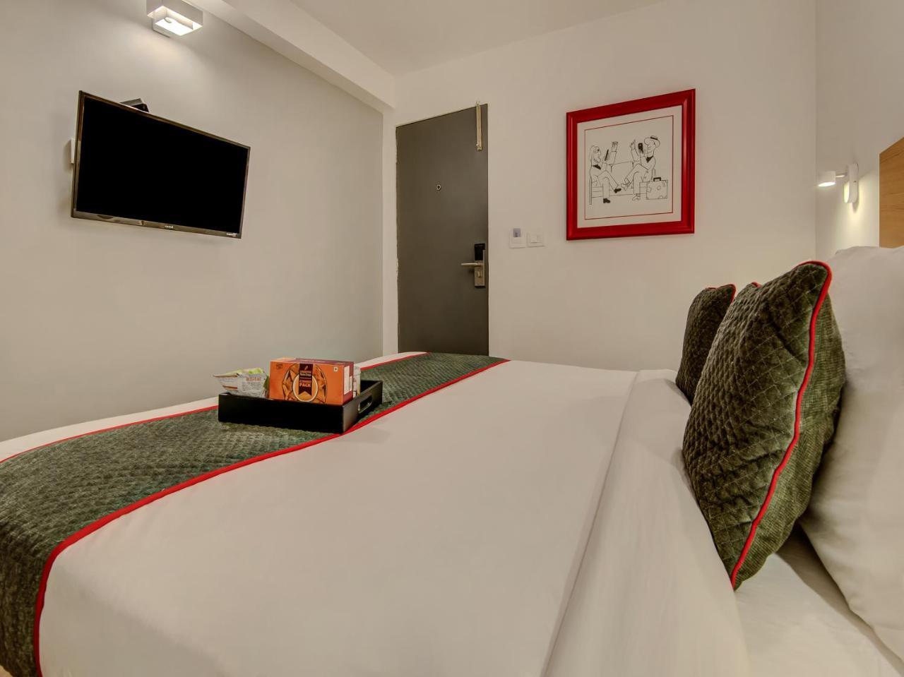 Vaccinated Staff- Oyo Townhouse 105 Khar West Station Ξενοδοχείο Βομβάη Εξωτερικό φωτογραφία