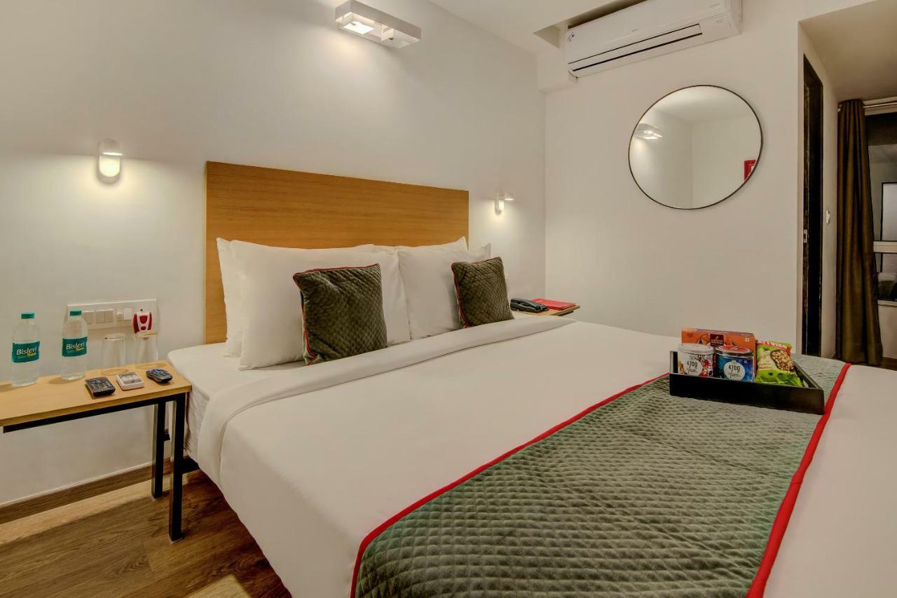 Vaccinated Staff- Oyo Townhouse 105 Khar West Station Ξενοδοχείο Βομβάη Εξωτερικό φωτογραφία