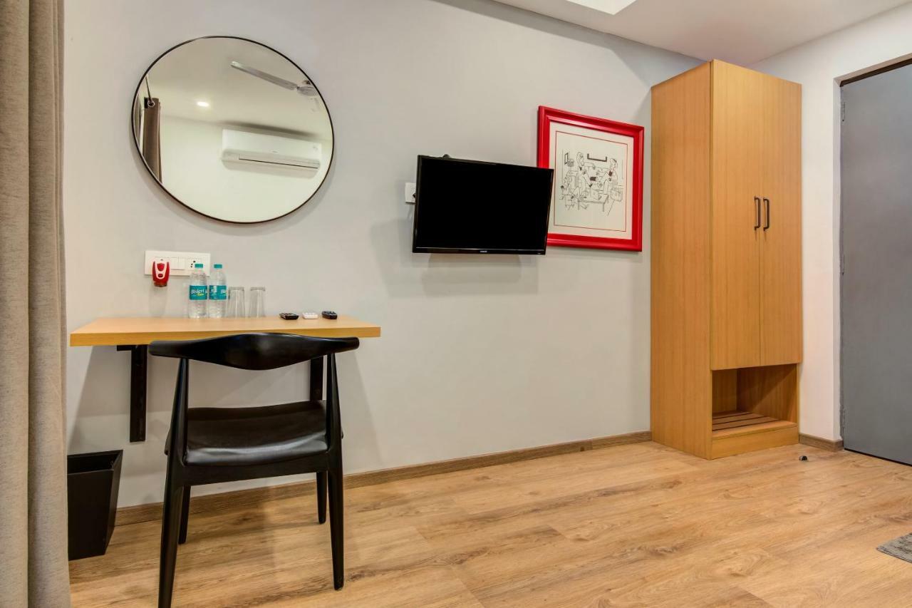 Vaccinated Staff- Oyo Townhouse 105 Khar West Station Ξενοδοχείο Βομβάη Εξωτερικό φωτογραφία