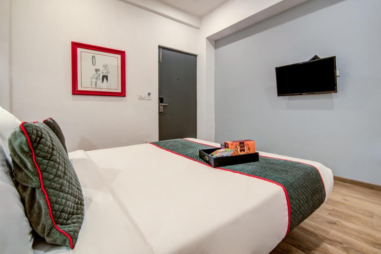 Vaccinated Staff- Oyo Townhouse 105 Khar West Station Ξενοδοχείο Βομβάη Εξωτερικό φωτογραφία