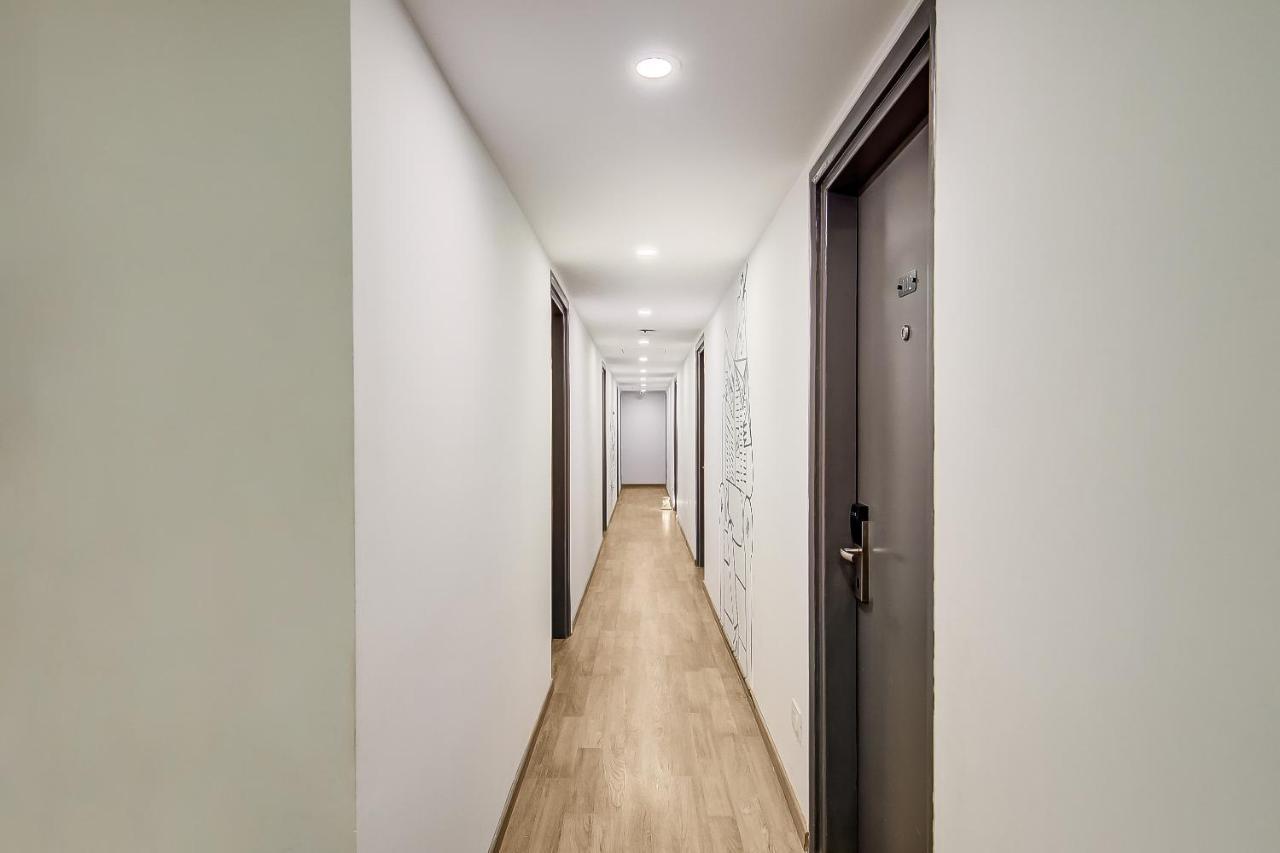 Vaccinated Staff- Oyo Townhouse 105 Khar West Station Ξενοδοχείο Βομβάη Εξωτερικό φωτογραφία